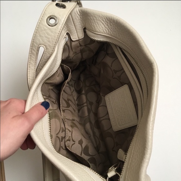 Coach Vintage Cream Pebbled Leather Bag (F02188) - Picture 7 of 8